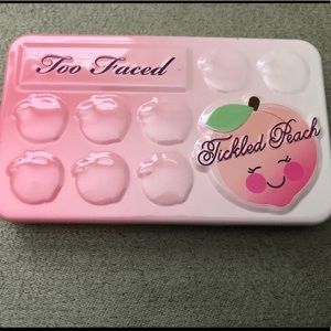 Too Faced Tickled Peach Palette